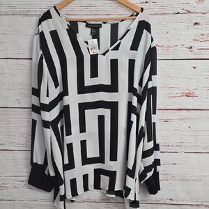 NWT Ashley Stewart Black White Geometric Blouse Size 26/28 NWT
